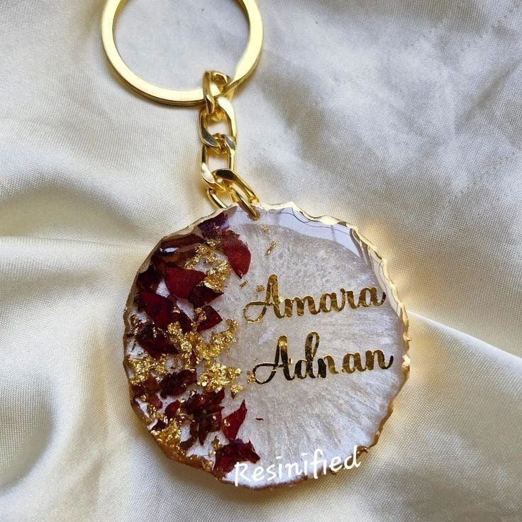 Personalized Round Resin Keychain | Custom Name Initial Dried Flower Gift